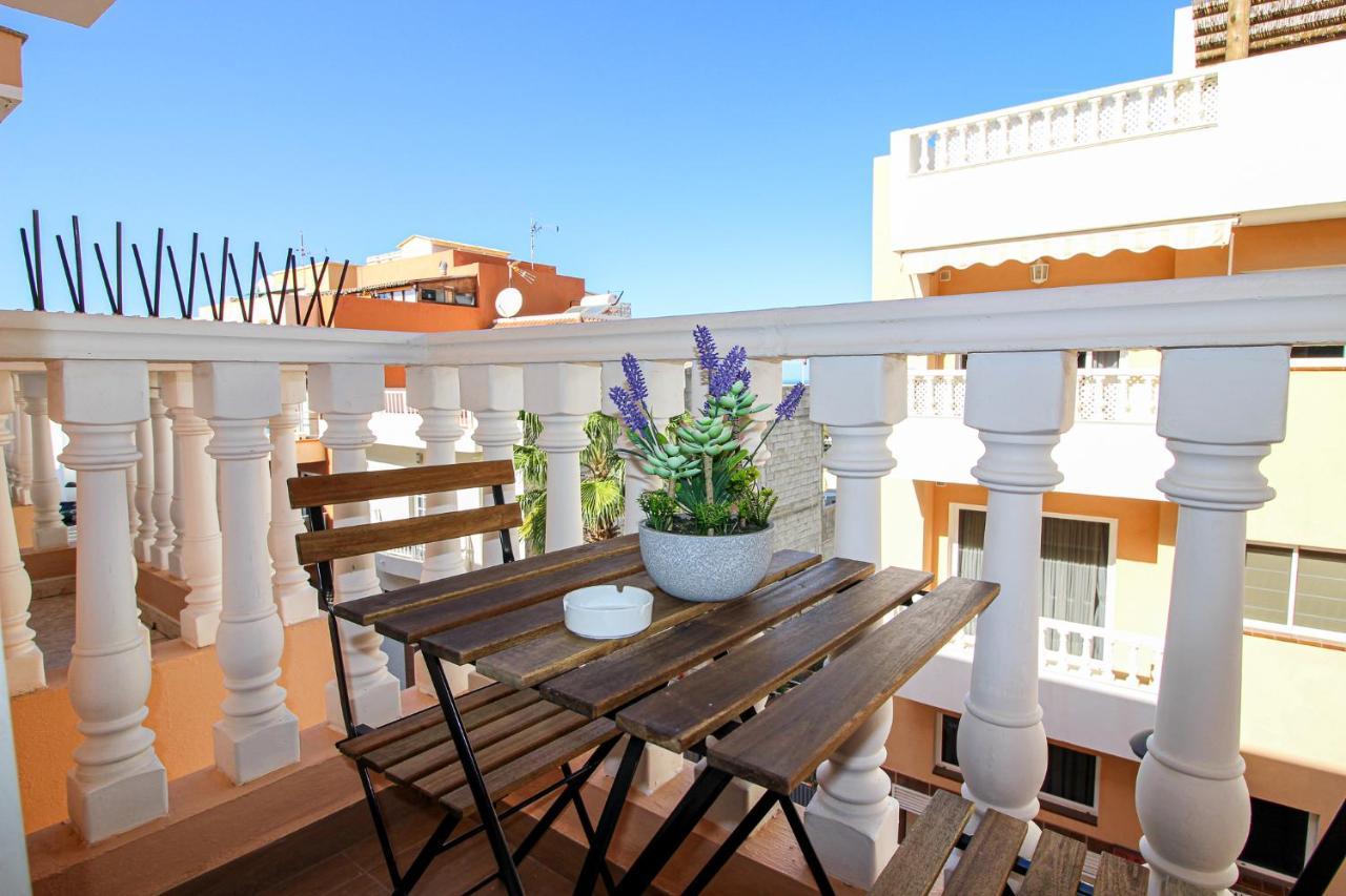 Beautiful Renovated Apartment With Air Conditioning Just Steps From The Sea In Playa San Juan Exteriör bild