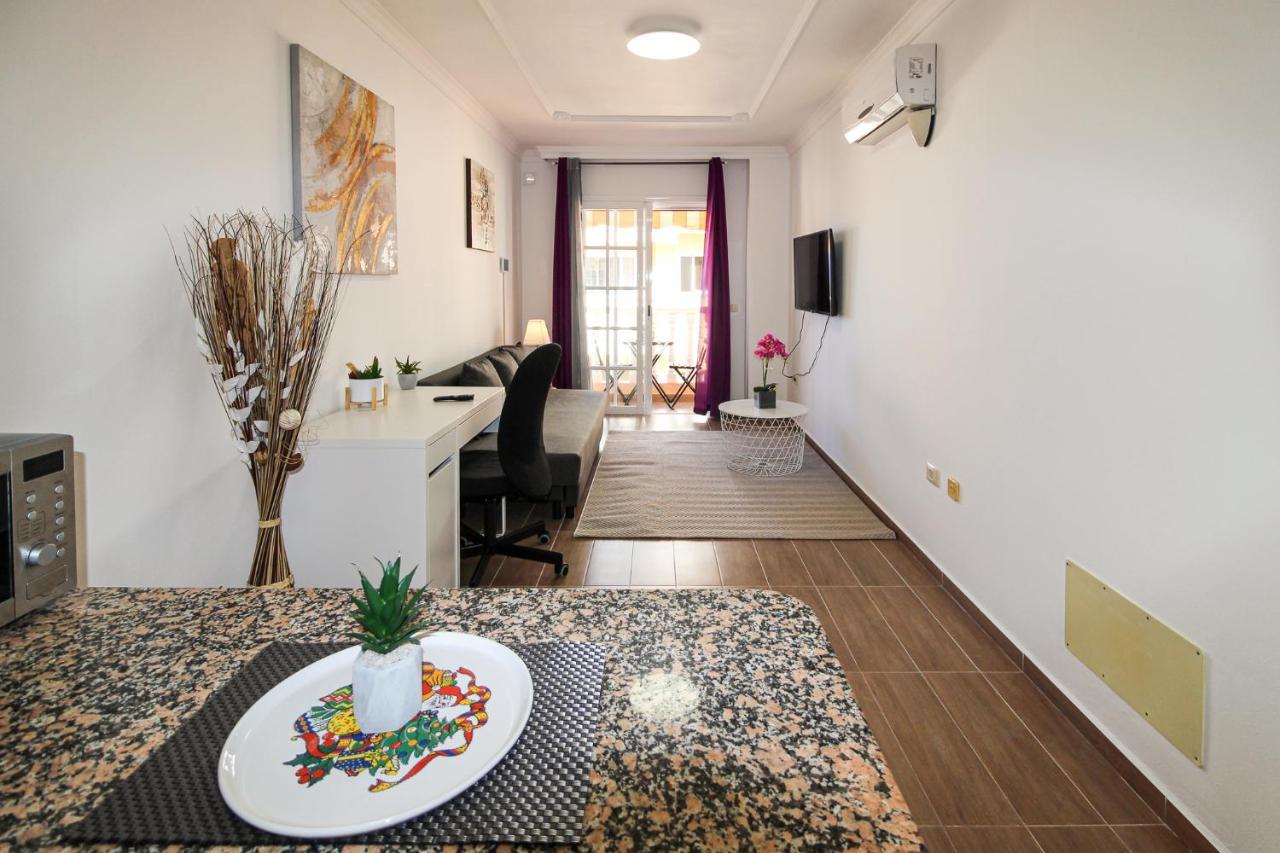 Beautiful Renovated Apartment With Air Conditioning Just Steps From The Sea In Playa San Juan Exteriör bild