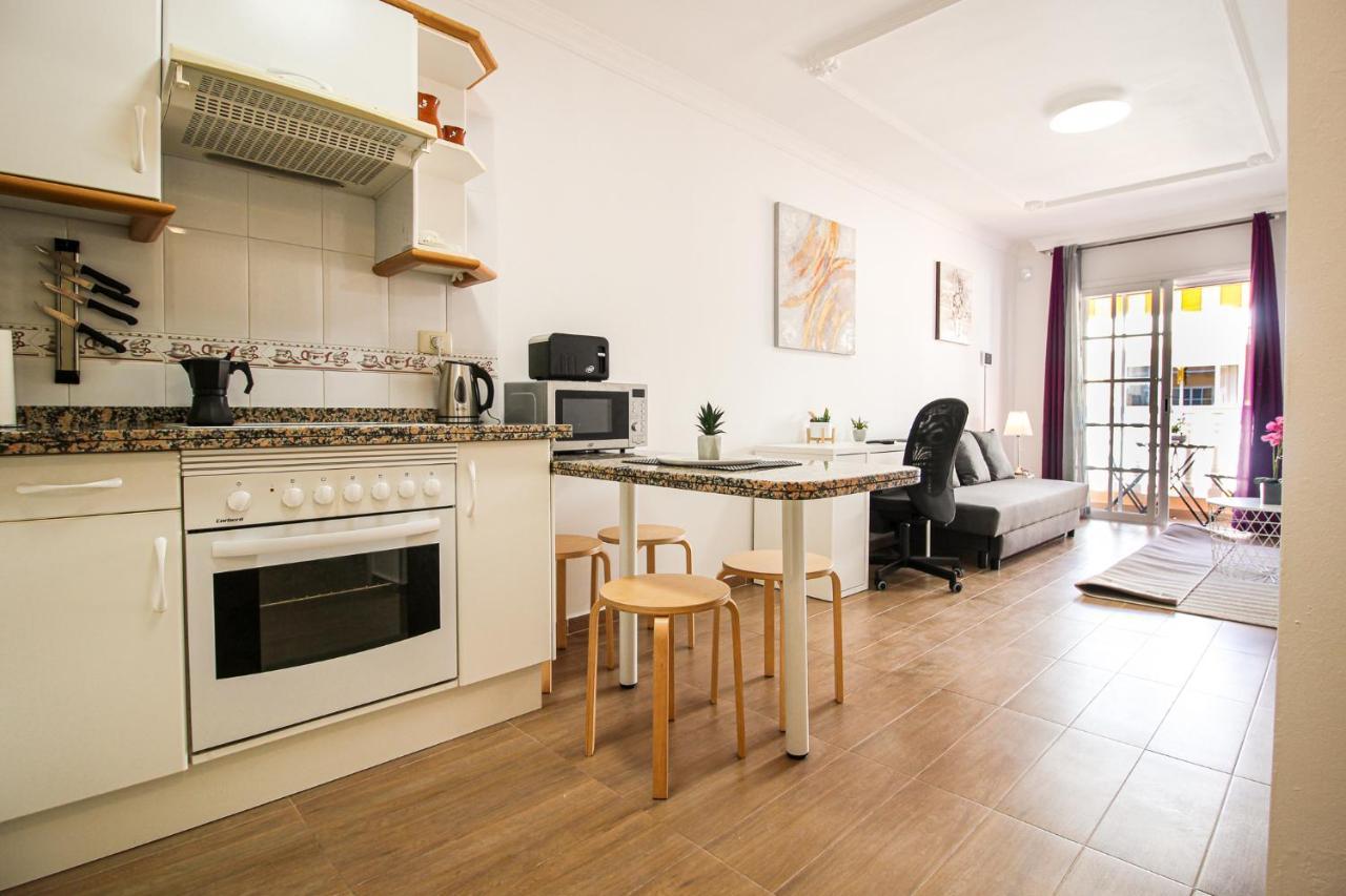 Beautiful Renovated Apartment With Air Conditioning Just Steps From The Sea In Playa San Juan Exteriör bild