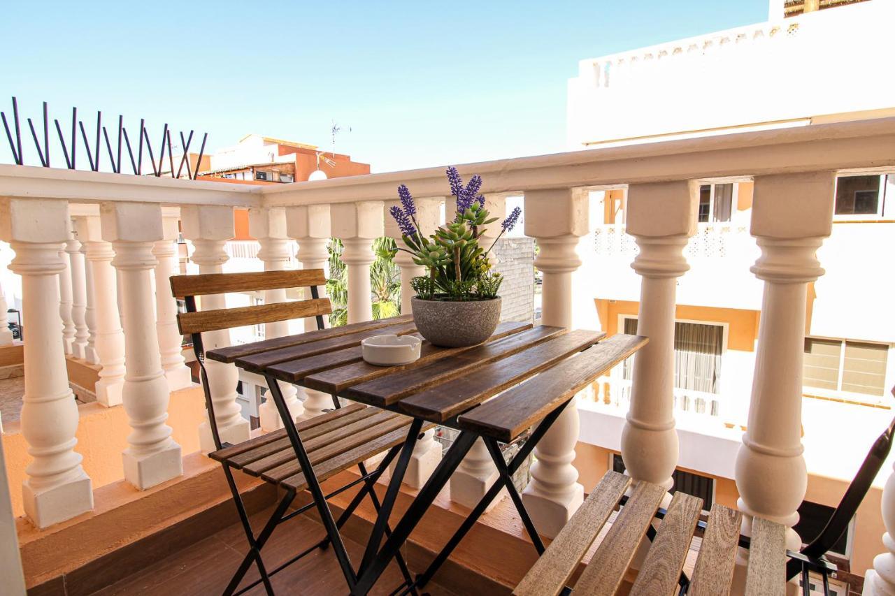 Beautiful Renovated Apartment With Air Conditioning Just Steps From The Sea In Playa San Juan Exteriör bild