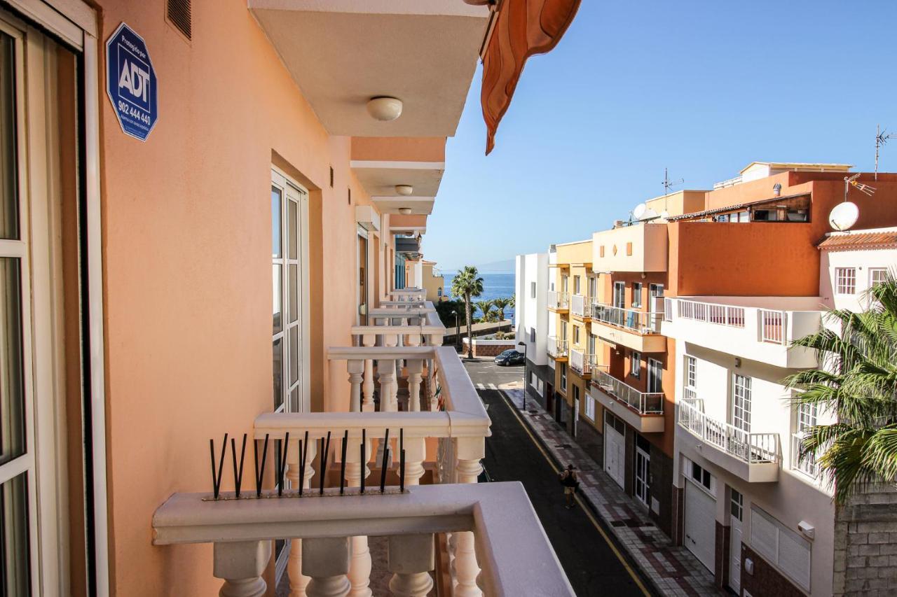 Beautiful Renovated Apartment With Air Conditioning Just Steps From The Sea In Playa San Juan Exteriör bild