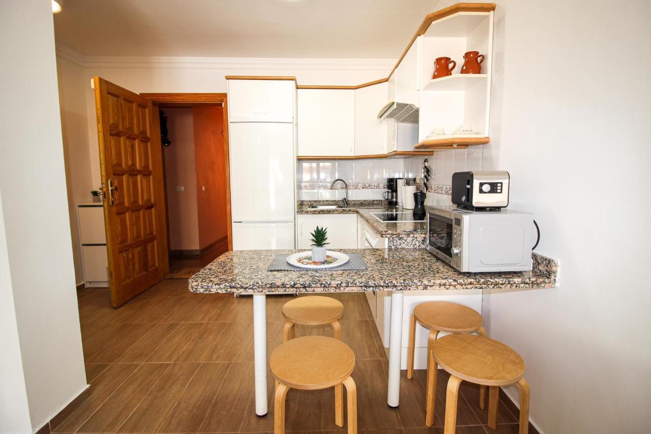 Beautiful Renovated Apartment With Air Conditioning Just Steps From The Sea In Playa San Juan Exteriör bild