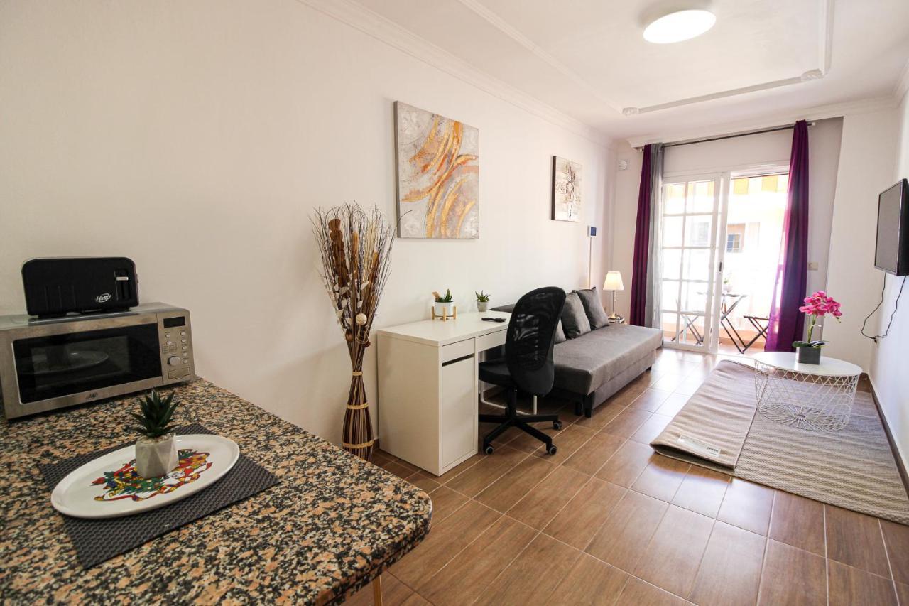 Beautiful Renovated Apartment With Air Conditioning Just Steps From The Sea In Playa San Juan Exteriör bild