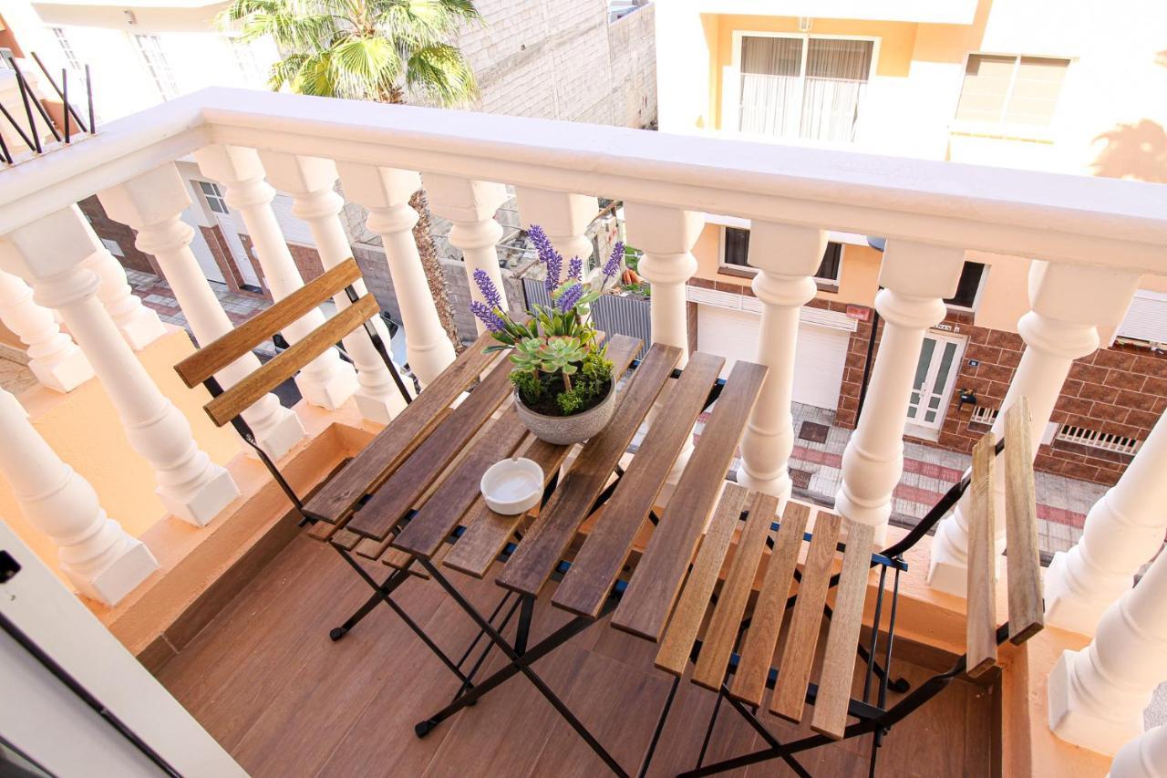 Beautiful Renovated Apartment With Air Conditioning Just Steps From The Sea In Playa San Juan Exteriör bild